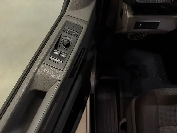 Volkswagen Transporter 2020 photo 5