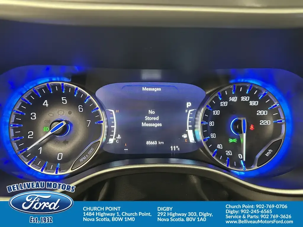 Chrysler Pacifica 2024 photo 2