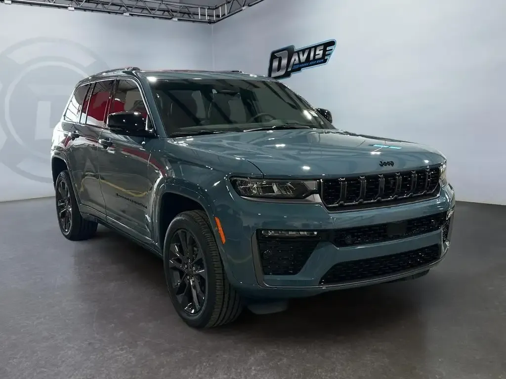 Jeep Grand Cherokee 2026 photo 3