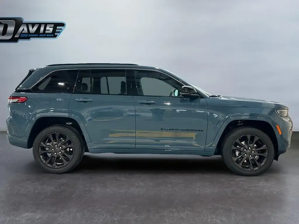 Jeep Grand Cherokee 2026 photo 4