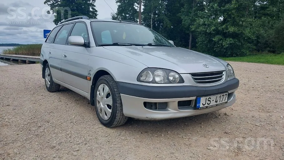Toyota Avensis 2001 photo 2