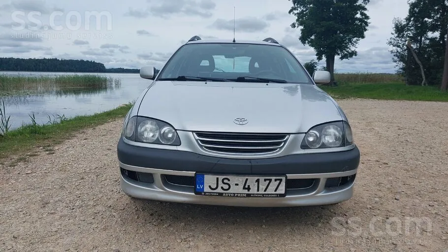 Toyota Avensis 2001 photo 3