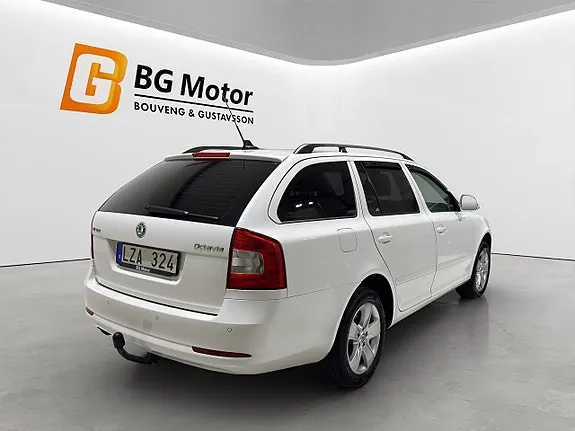 Skoda Octavia 2012 photo 4