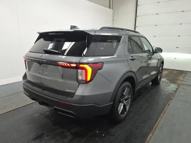 Ford Explorer 2025 photo 3