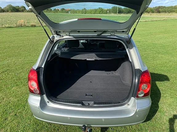 Toyota Avensis 2006 photo 5