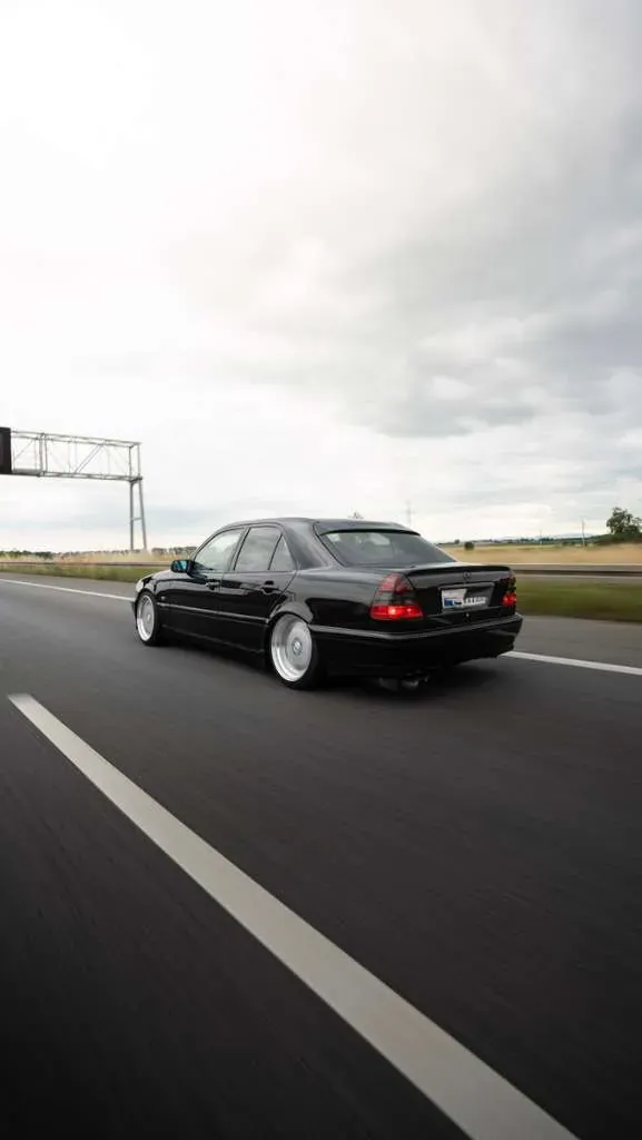 Mercedes-Benz C-Class 1999 photo 2