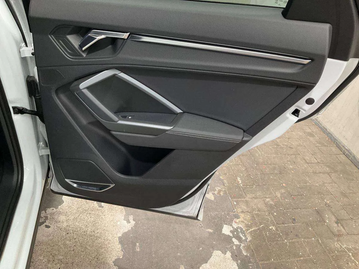 Audi Q3 2021 photo 4