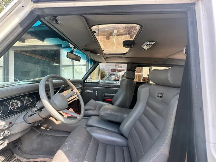 Jeep Wagoneer 1985 photo 2