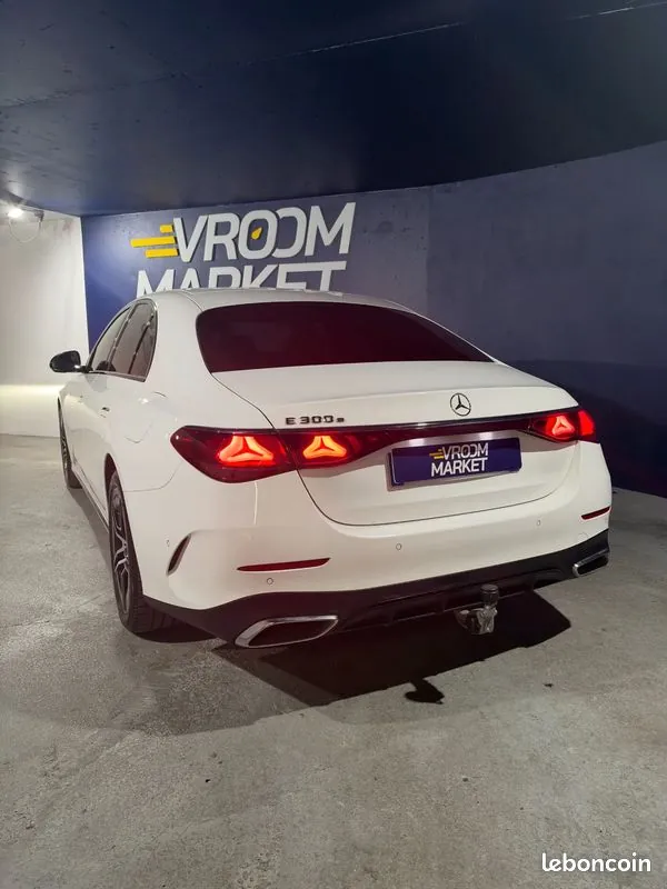 Mercedes-Benz E-Class 2023 photo 2