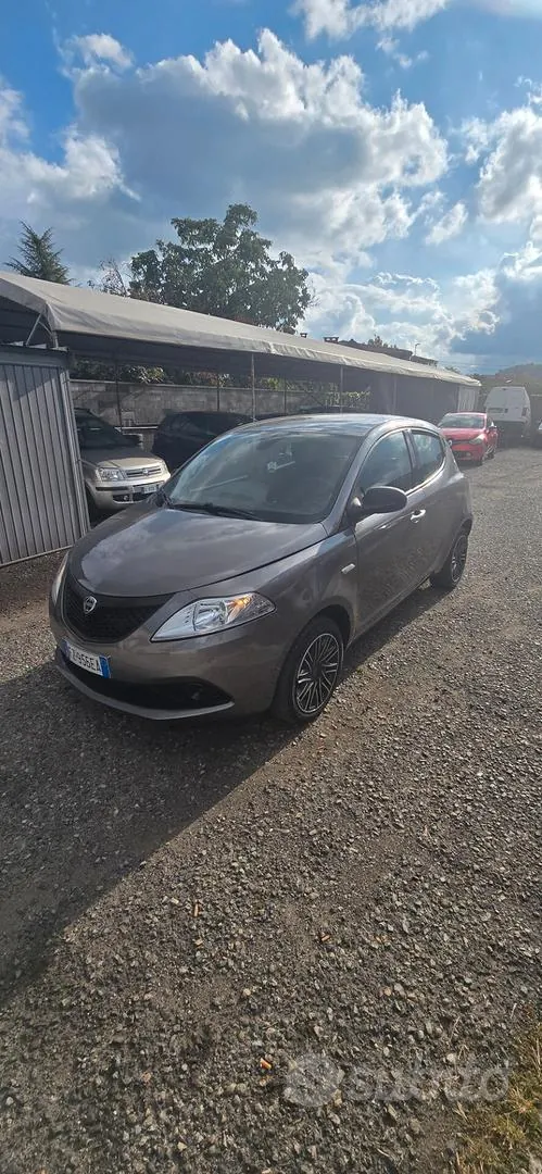 Lancia Ypsilon 2019 photo 2