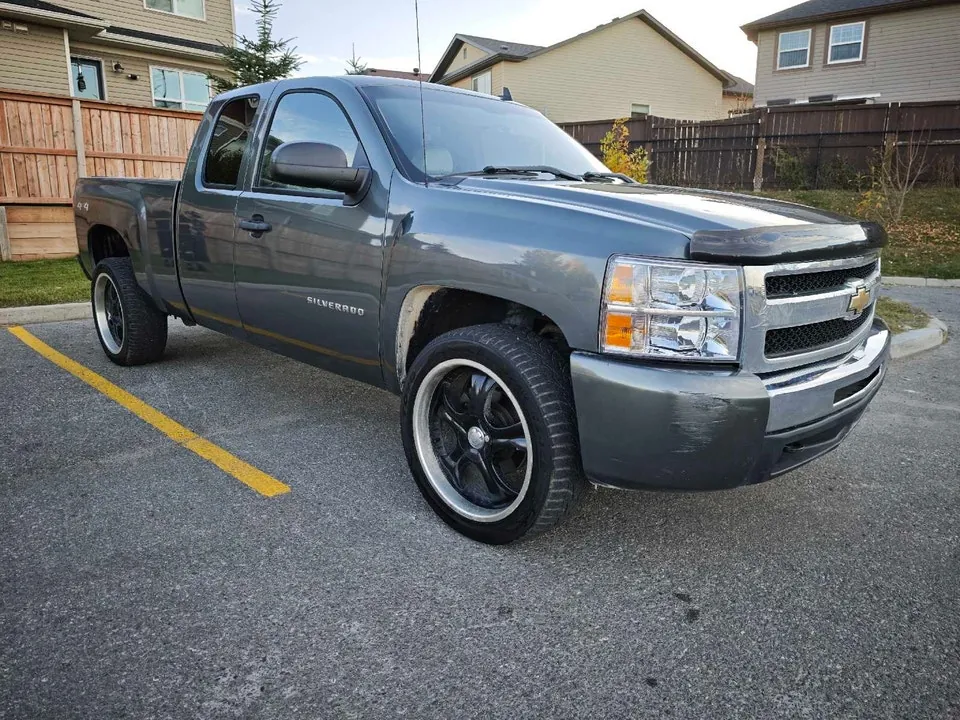 Chevrolet Silverado 1500 2011 photo 2