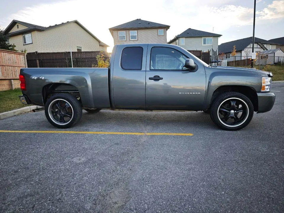 Chevrolet Silverado 1500 2011 photo 3