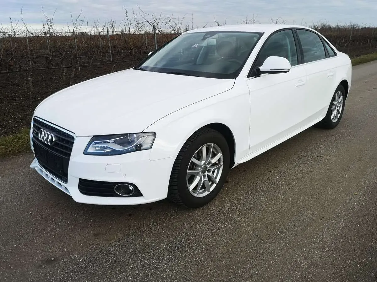 Audi A4 2010 photo 3