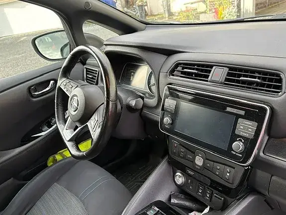 Nissan Leaf 2018 photo 2