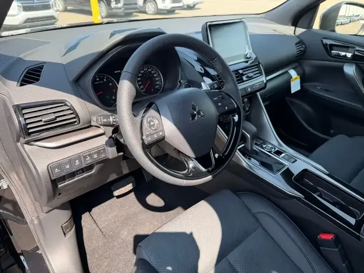 Mitsubishi Eclipse Cross 2026 photo 5