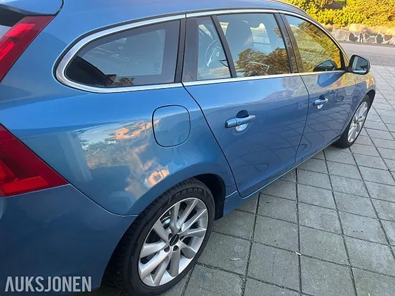 Volvo V60 2015 photo 5