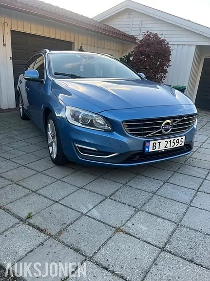 Volvo V60 2015 photo 2