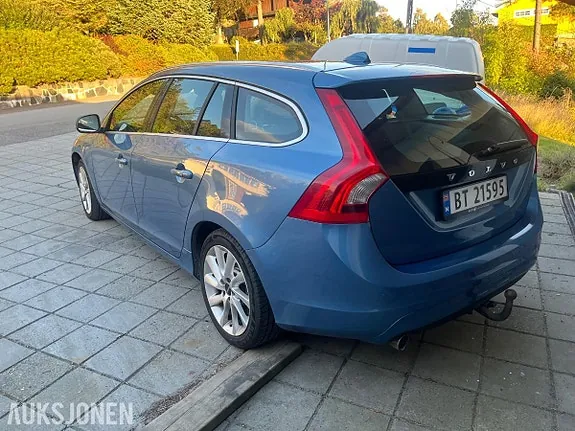 Volvo V60 2015 photo 3