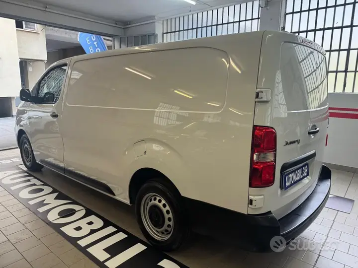 Citroen Jumpy 2023 photo 2