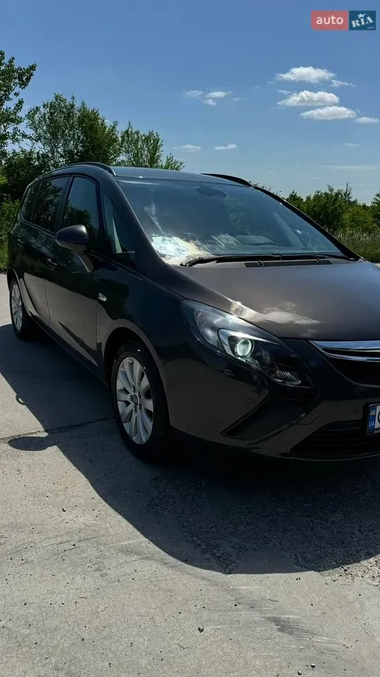 Opel Zafira Tourer 2013 photo 2