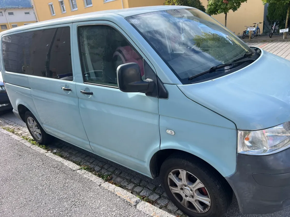 Volkswagen T5 2004 photo 3