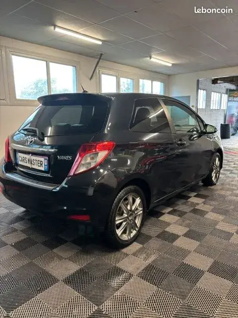 Toyota Yaris 2012 photo 5