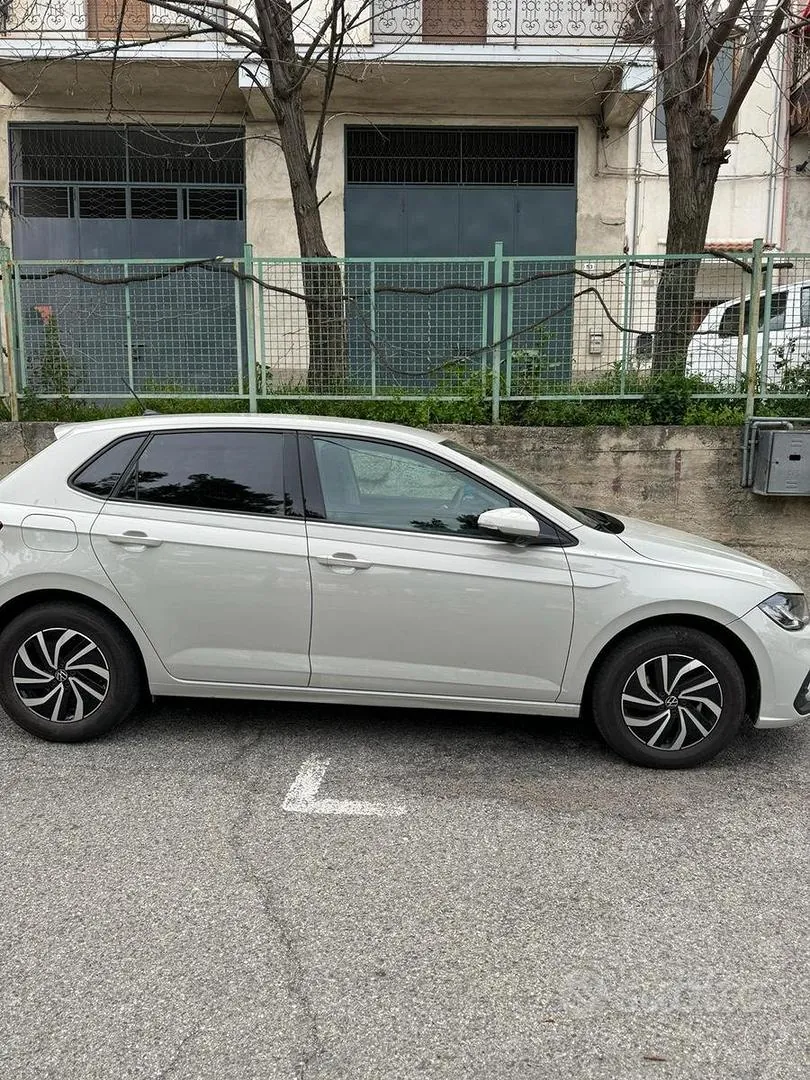 Volkswagen Polo 2023 photo 2