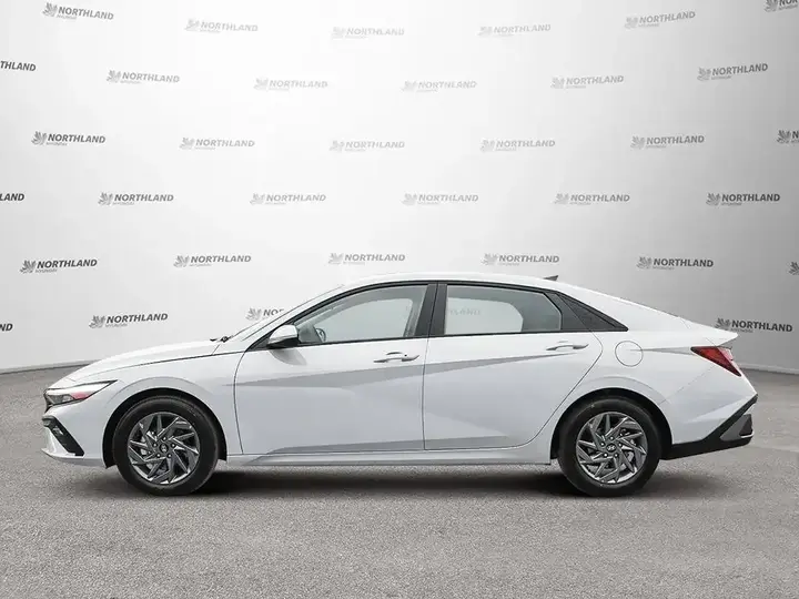 Hyundai Elantra 2026 photo 3