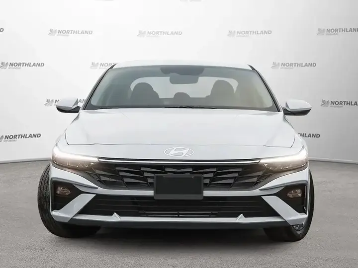 Hyundai Elantra 2026 photo 2