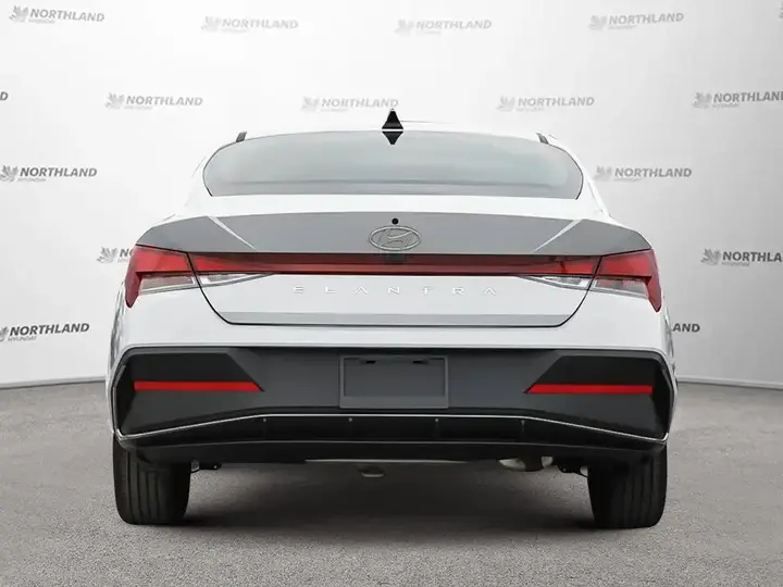 Hyundai Elantra 2026 photo 5