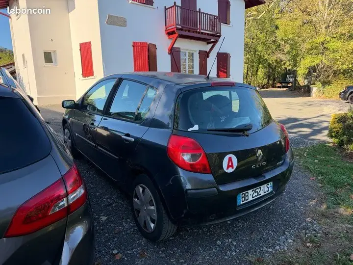 Renault Clio 2005 photo 5