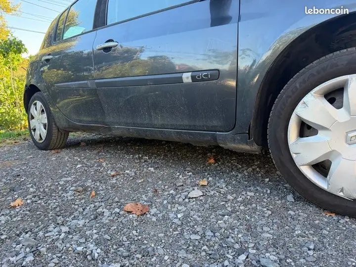 Renault Clio 2005 photo 3