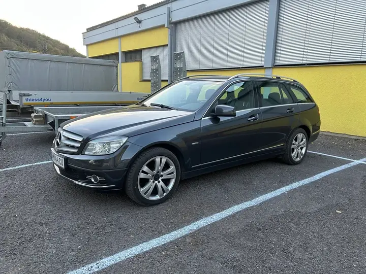 Mercedes-Benz C-Class 2009 photo 2