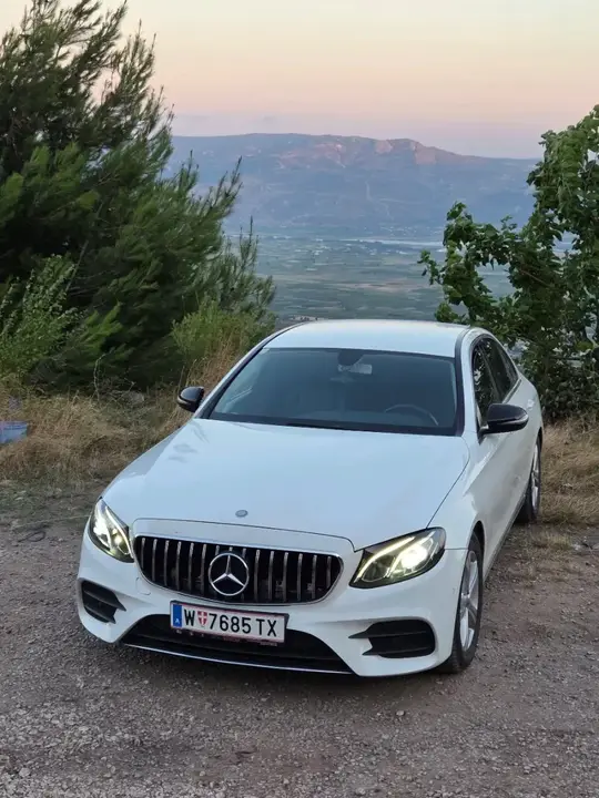 Mercedes-Benz E-Class 2017 photo 2