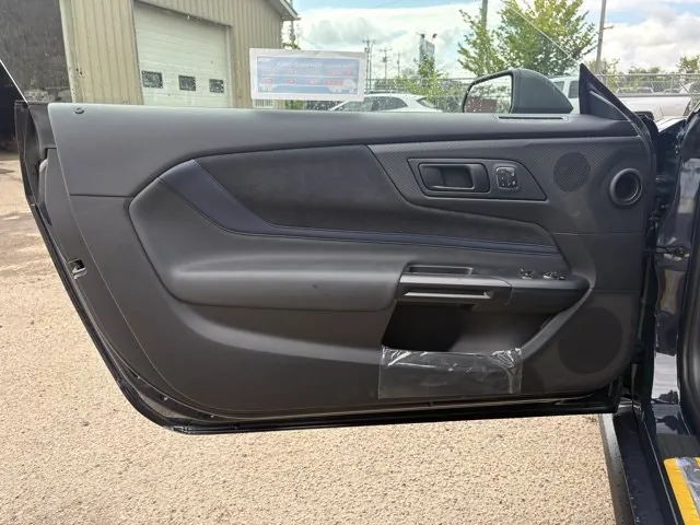 Ford Mustang 2026 photo 5