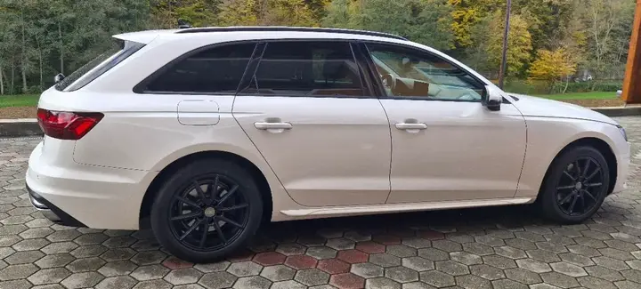 Audi A4 2021 photo 2