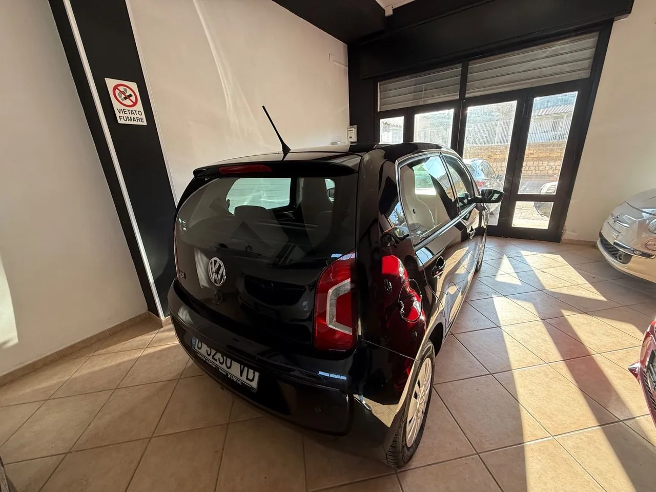 Volkswagen Up 2015 photo 4