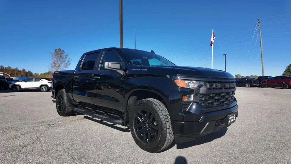 Chevrolet Silverado 1500 2025 photo 3