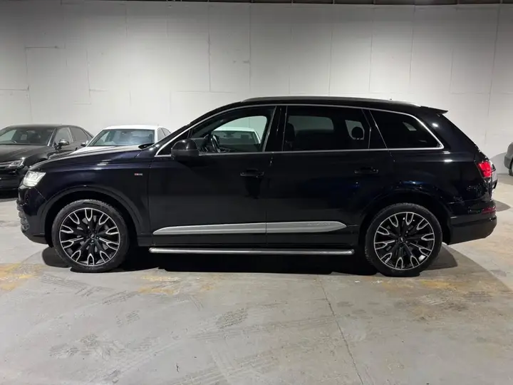 Audi Q7 2017 photo 5