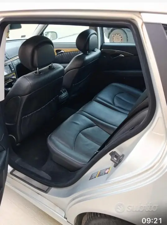 Mercedes-Benz E-Class 2009 photo 4