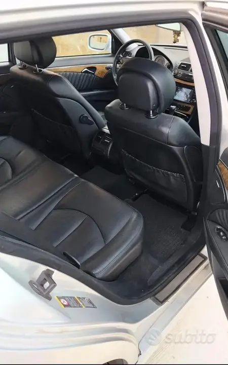 Mercedes-Benz E-Class 2009 photo 2