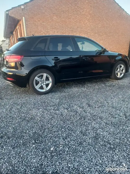Audi A3 2018 photo 2