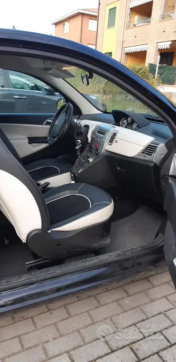 Lancia Ypsilon 2011 photo 3