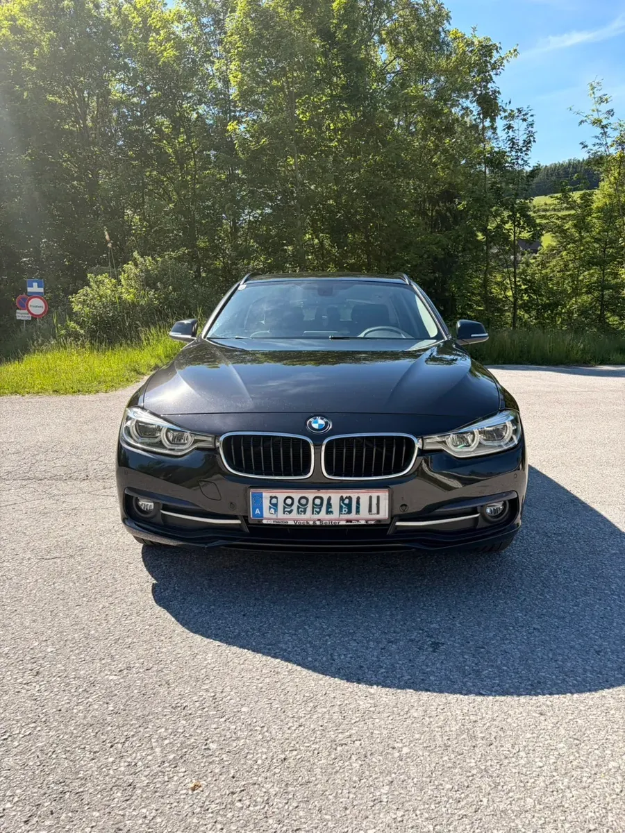 BMW 3 Series 2017 photo 2