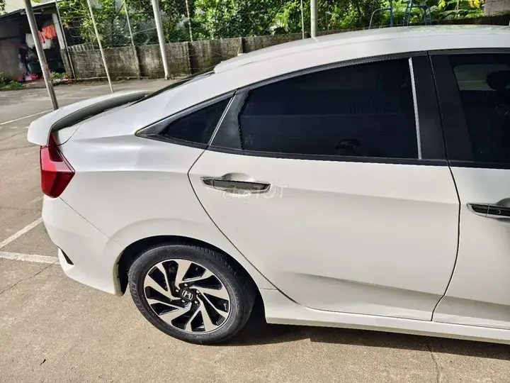 Honda Civic 2018 photo 3