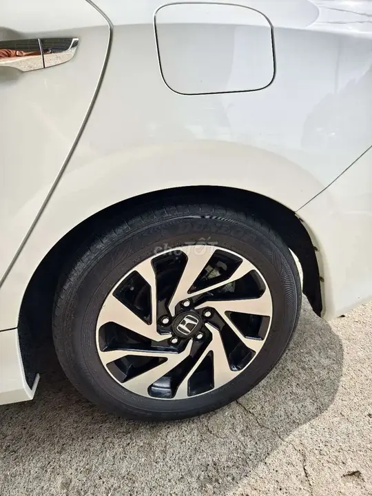 Honda Civic 2018 photo 2