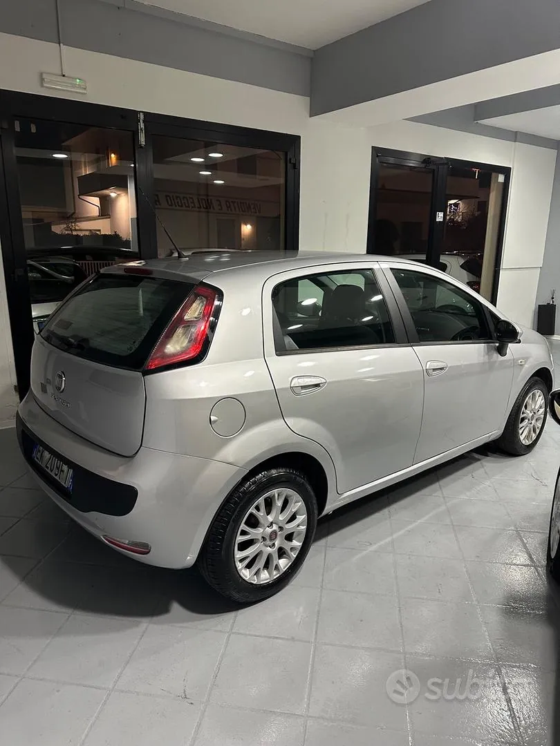 Fiat Punto Evo 2012 photo 4