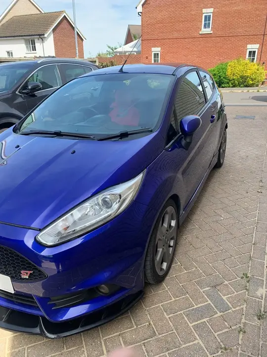 Ford Fiesta 2014 photo 2