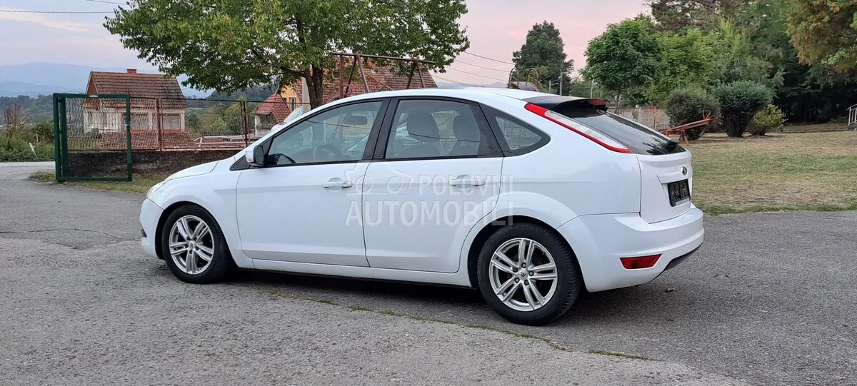 Ford Focus 2010 photo 4