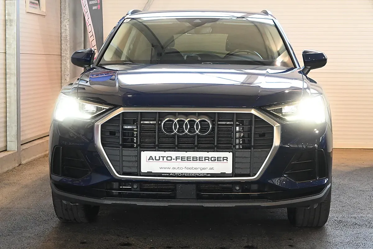 Audi Q3 2023 photo 2